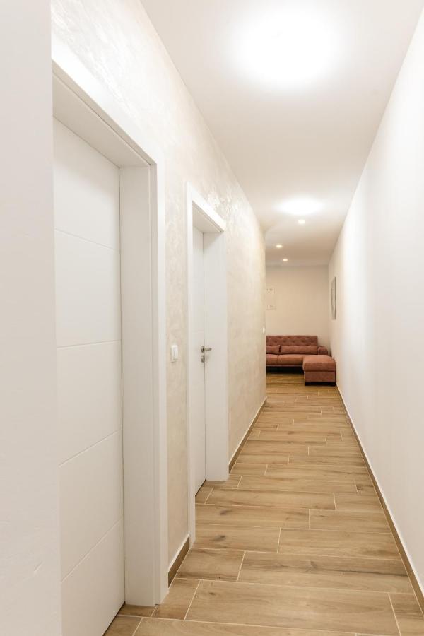 Apartman Laura Vir Exterior foto